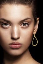 Miccy's | Golden open drops | Gold Line Earrings