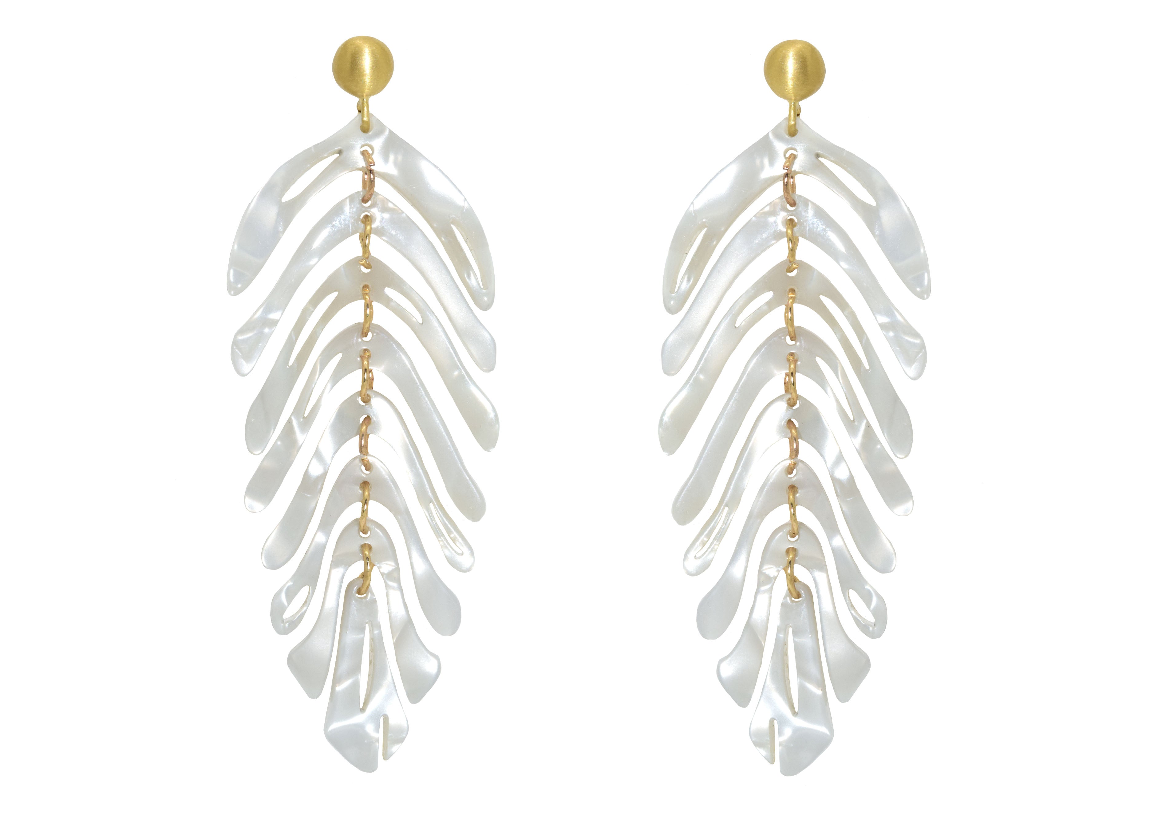 Miccy's | Miccy's Pearl White Leaves | Resin Earrings